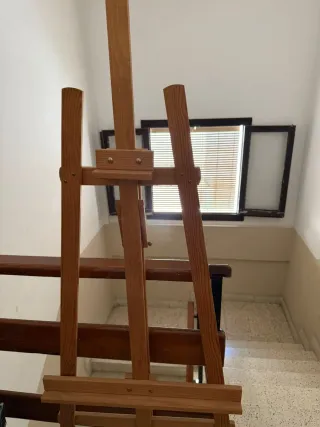 Caballete de madera regulable