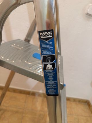 Escalera aluminio 4 peldaños