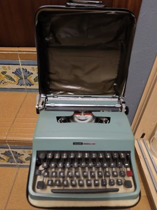Máquina de escribir Olivetti Lettera 60