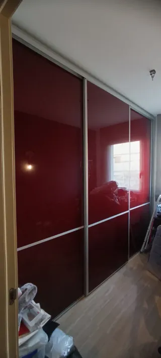 Armario vestidor a medida cristal y metal