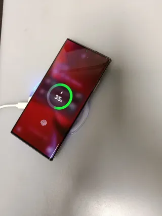 Cargador Inalambrico con Protección de Carga.