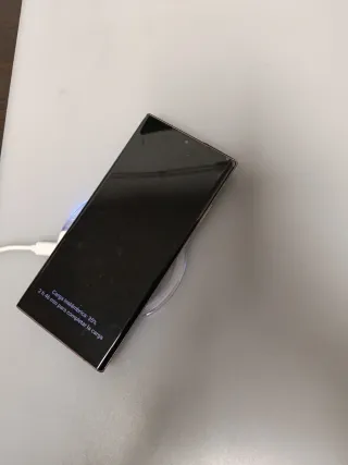 Cargador Inalambrico con Protección de Carga.