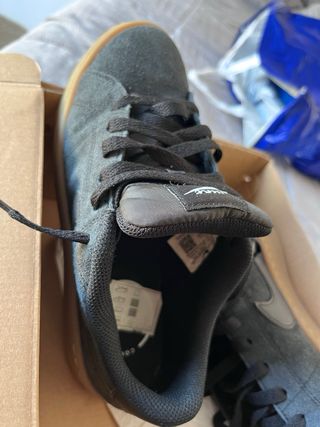 Zapatillas Nike niño azulados super bonito