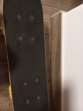 Patinete Looney Tunes con Casco Negro