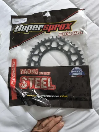 Corona Supersprox cb Hornet 520 43 cbr