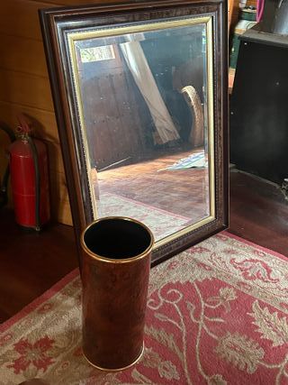 CONJUNTO ESPEJO Y PARAGÜERO MARRON Y DORADO