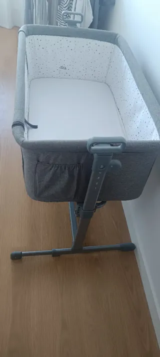 Cuna colecho gris
