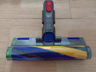 Cepillo Dyson V15 Fluffy Optic. A estrenar