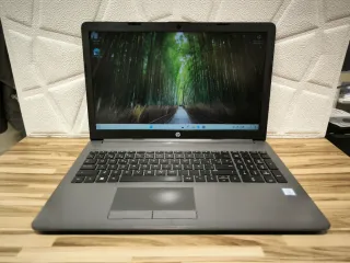 Portátil HP 250 G7