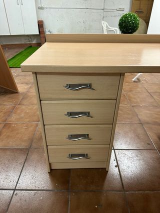 Escritorio de madera