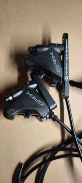 Manetas y Pinzas Shimano GRX400