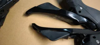 Manetas y Pinzas Shimano GRX400