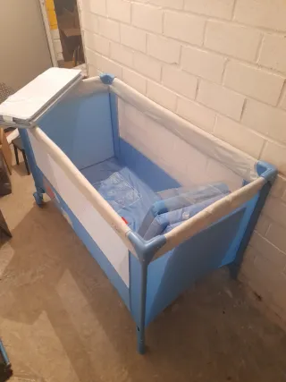 Cuna de viaje Asalvo completa. Poco uso.