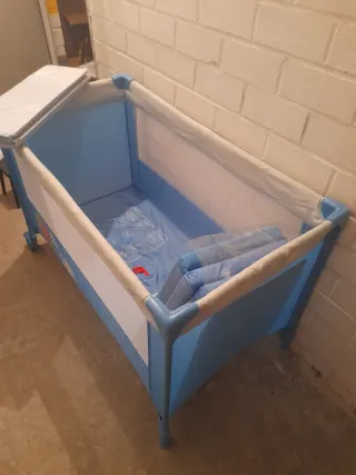 Cuna de viaje Asalvo completa. Poco uso.