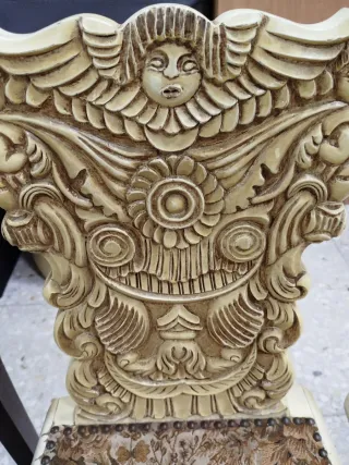 Lote 2 Sillas antiguas talladas