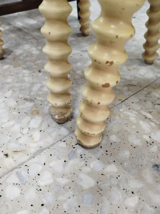 Lote 2 Sillas antiguas talladas