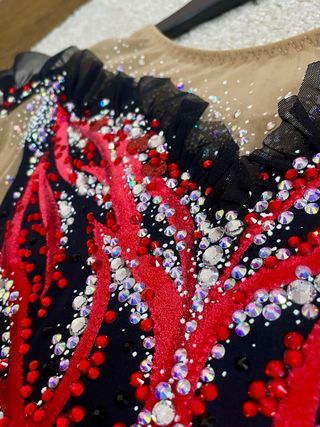 Traje Gimnasia Rítmica Negro y Rojo