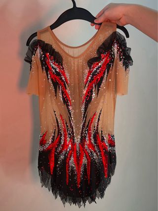 Traje Gimnasia Rítmica Negro y Rojo