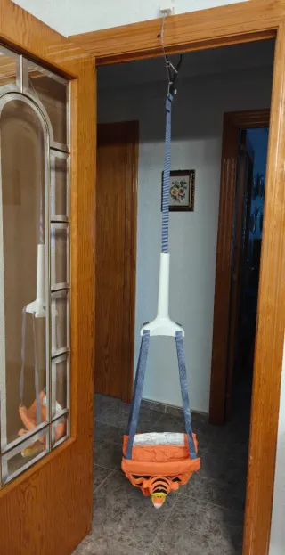 Saltador de puerta para bebé