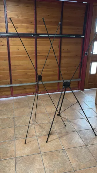 Soporte expositor X negro