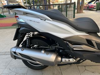Kawasaki J300 - Solo 1.290 km año 2019