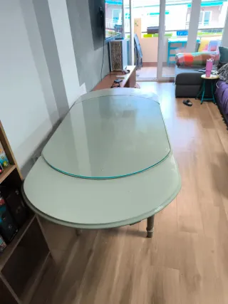 Mesa extensible gris azulado con cristal