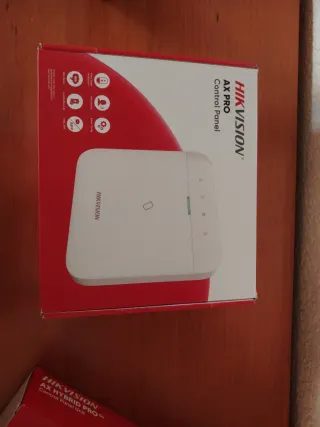 Hikvision AX PRO Panel de Control