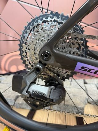 Bicicleta Scott Addict Gravel 30