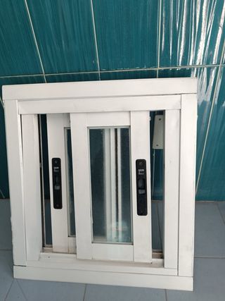 Ventana de baño corredera