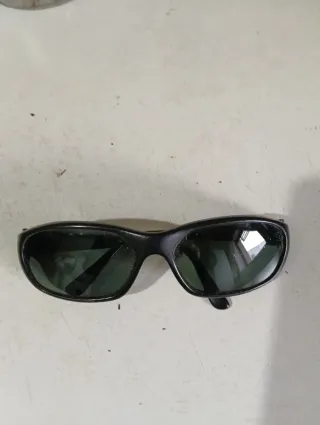 Gafas tipo Ray-Ban negras