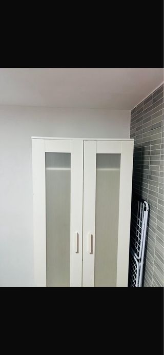 Armario blanco puertas de cristal