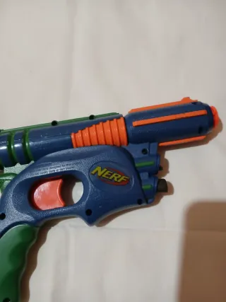 Pistola Nerf Azul y Verde