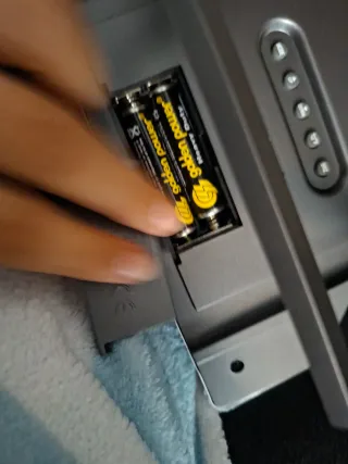 Reloj de pared plateado