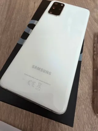 Samsung S20+ 5G Caja y Accesorios