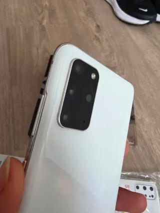 Samsung S20+ 5G Caja y Accesorios