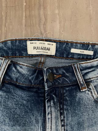 Bermudas Pull&Bear Talla 42. Desgastadas