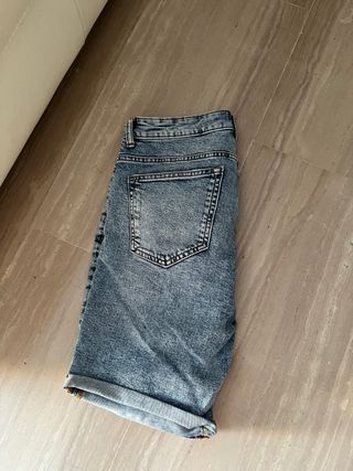 Bermudas Pull&Bear Talla 42. Desgastadas