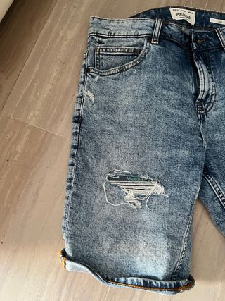 Bermudas Pull&Bear Talla 42. Desgastadas