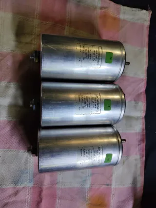 Condensador Arcotronics MKP 1.44/A 200uF 400V