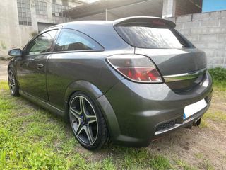 Opel Astra GTC 2.0 Turbo 200 cv