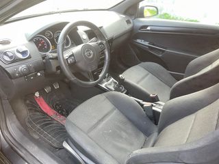 Opel Astra GTC 2.0 Turbo 200 cv