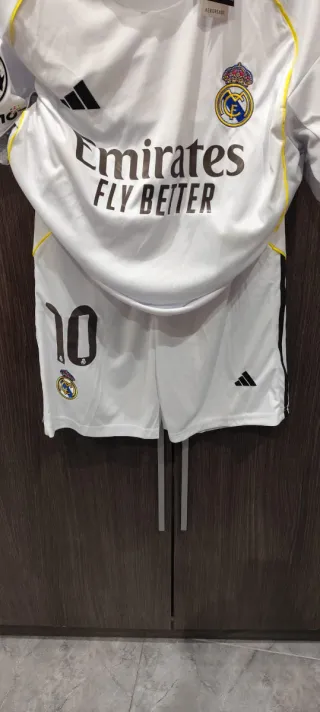 Conjuntos Real Madrid infantil y adulto