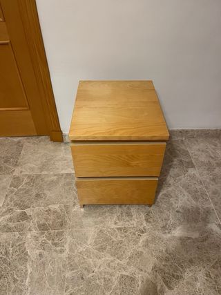 Mesita de noche de madera Ikea