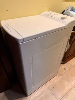 Lavadora blanca buen estado