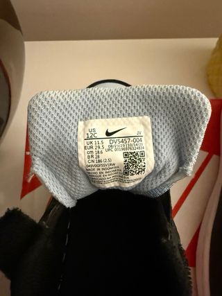 Nike Criança Edição Especial - Novo - 29.5