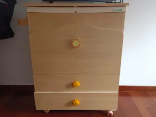 Cómoda cambiador Brevi con bañera