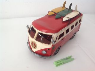 Furgoneta decorativa vintage de chapa