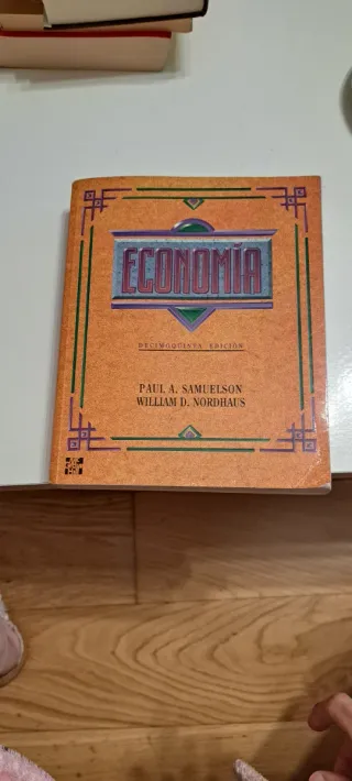 Economia - 15b: Edicion (Spanish Edition)