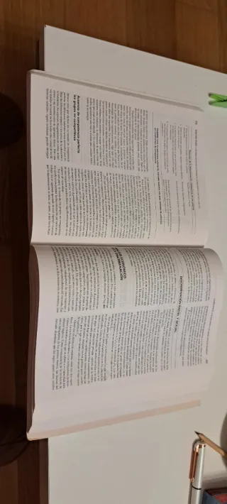 Economia - 15b: Edicion (Spanish Edition)