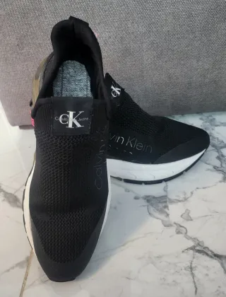 Zapatillas Calvin Klein Negras y Rosas